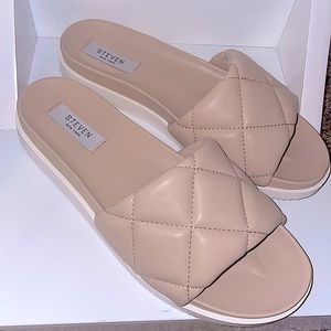 New: Slides, Baby Pink